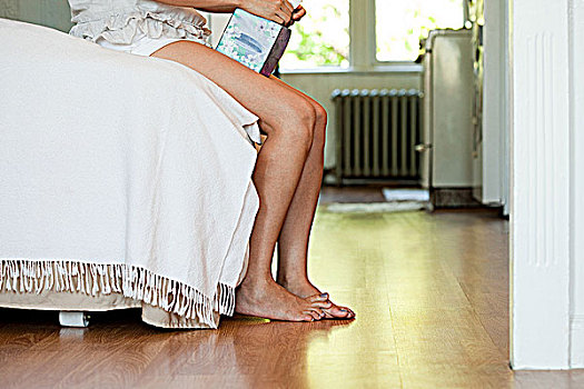腿,女人,床,纸巾盒