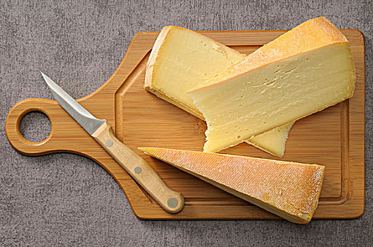楔形,拉克莱特奶酪,奶酪,刀,木质,案板