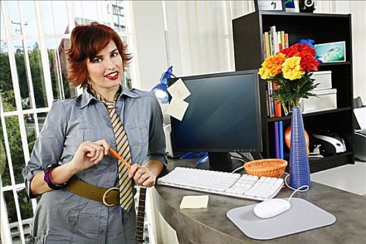 职业女性,站立,旁侧,电脑