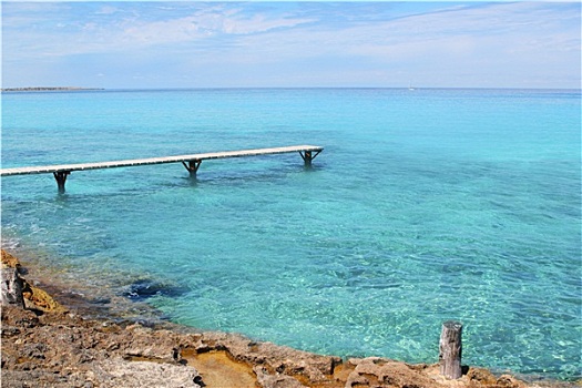 福门特拉岛,蓝绿色海水,木质,码头