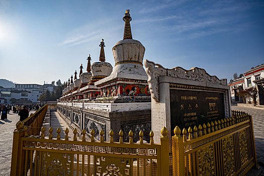 青海西宁塔尔寺建筑外景