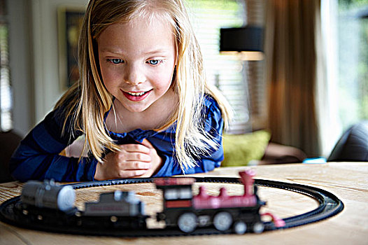 女孩,玩,玩具火车
