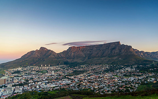 桌山,南非立法首都开普敦的标志