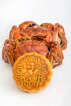 中秋月饼搭配大闸蟹