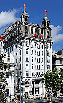上海外滩中山东一路17号,原字林西报大楼,由上海地产大亨马立师于1921年投资兴建,1923年6月完工,1996年,阔别半个世纪的美国友邦保险有限公司上海分公司重返,易名友邦大楼