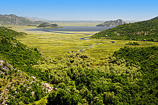 黑山,湖