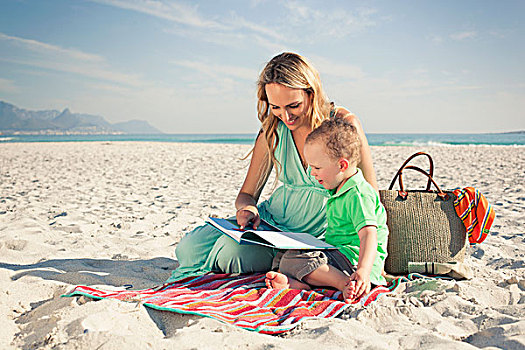 中年,母亲,读,孩子,儿子,海滩,开普敦,西海角,南非