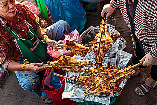 烤制食品,鸡肉,市场货摊,万象,老挝
