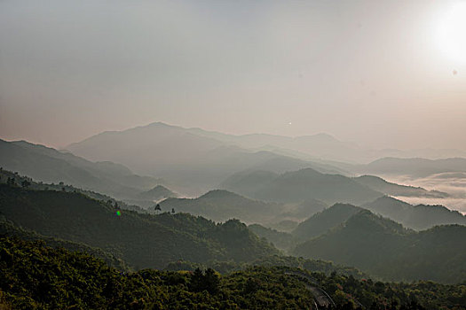 江西婺源石城的群山