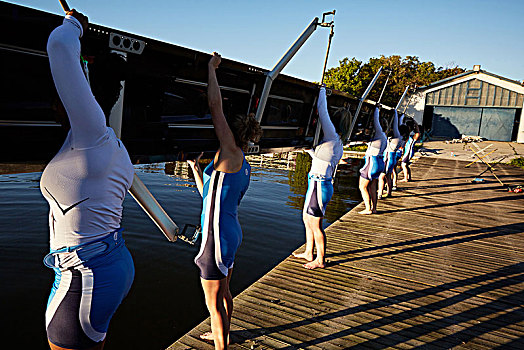 女性,桨手,举起,短桨,晴朗,湖岸,码头