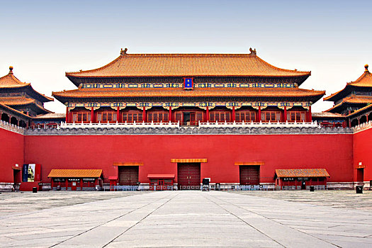 夕阳下故宫里的午门