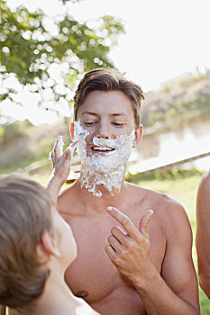 儿子,帮助,父亲,剃须膏,脸,湖岸
