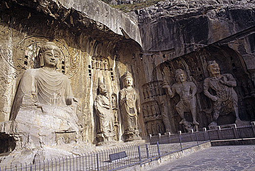 2001,洛阳龙门石窟奉先寺