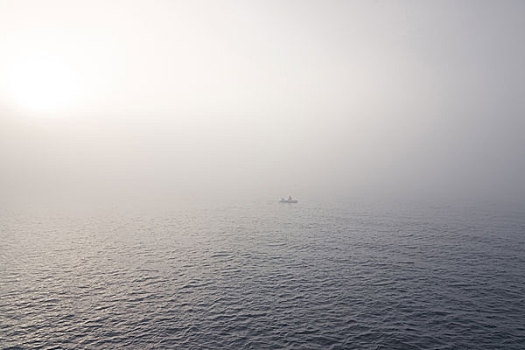 渔船,雾