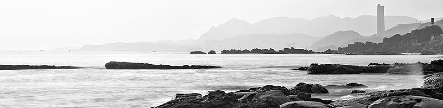 台湾著名的风景区,基隆北海岸,自然的地质岩岸与大海