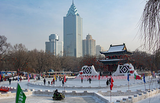 乌鲁木齐人民公园冰雪游玩