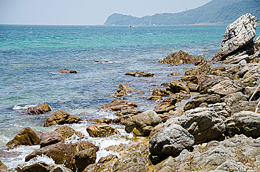 海岸线的岩石
