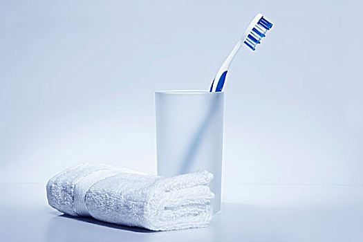 白色,毛巾,旁侧,水,玻璃,蓝色,牙刷