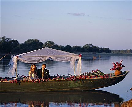 赞比亚,南卢安瓜国家公园,教皇,旅游,婚礼,新郎,新娘,小船