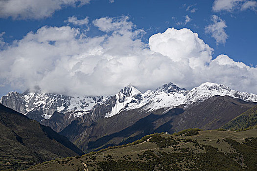 四姑娘山