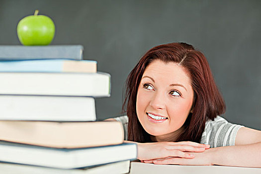 年轻,学生,看,苹果,上面,书本