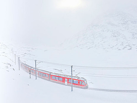 高速列车,暴风雪,格劳宾登,恩加丁,山谷,瑞士