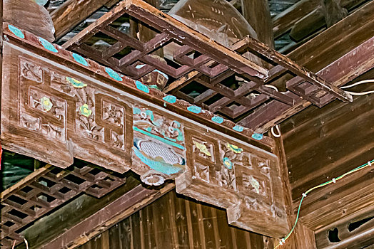 江西省鹰潭市龙虎山正一观古村居民住宅木雕斗拱装饰建筑景观