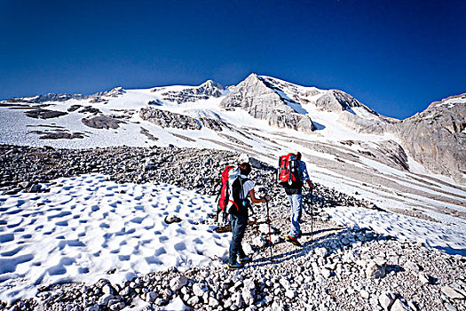 登山者,攀登,马尔莫拉达峰,意大利,山,白云岩,固定,绳索,路线,背影,省,欧洲