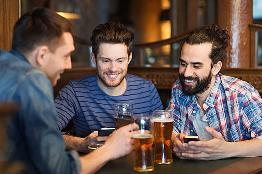 男性,朋友,喝,啤酒,酒吧