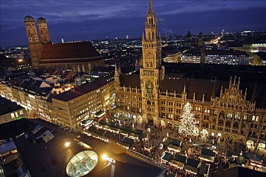 市政厅,圣母教堂,圣诞市场,夜晚,慕尼黑,巴伐利亚,德国