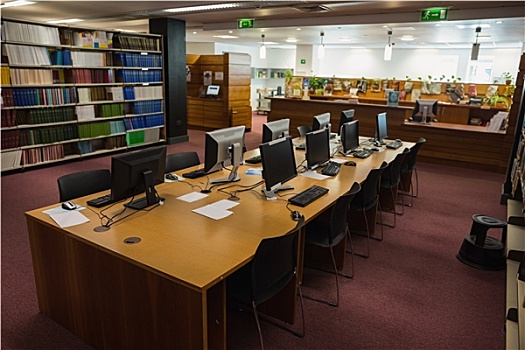 电脑,桌子,图书馆