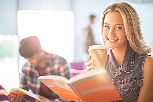 大学生,读,喝咖啡