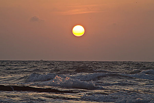 涠洲岛,日出,北海,海浪,南海,奇观,景点,壮观,海岛,潮水,海啸,能量,激烈