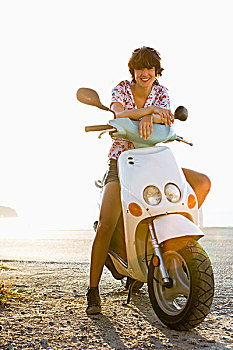 坐,女人,摩托车,海滩