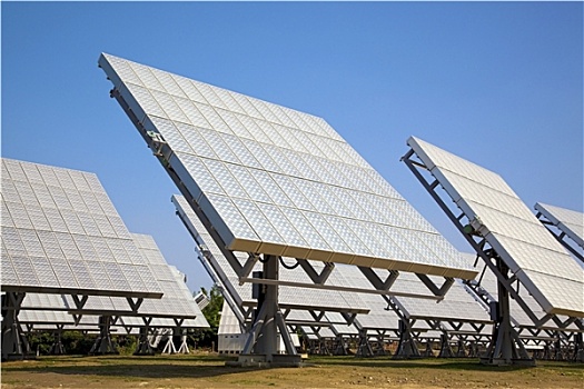 太阳能电池板,电厂