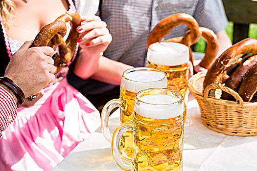玻璃杯,啤酒,椒盐卷饼,德国人,啤酒坊