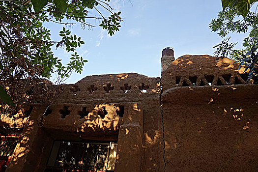 新疆鄯善县鲁克沁镇老城古老又极具鲜明特点的黄土建筑住屋和街区风貌