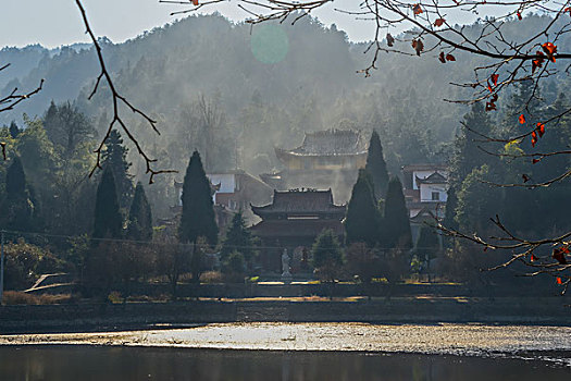 树,蓝,背景,池塘,倒影,烟,枯枝,寺庙,太阳,阳光,水,岸,淤泥,泥潭,村庄,山岗