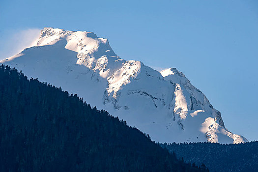 层峦叠嶂