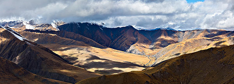 青藏高原群山