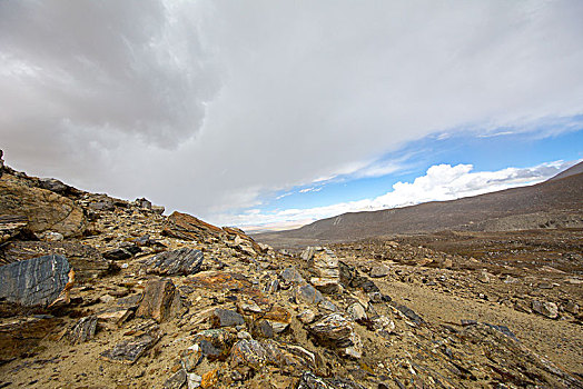 高原山谷