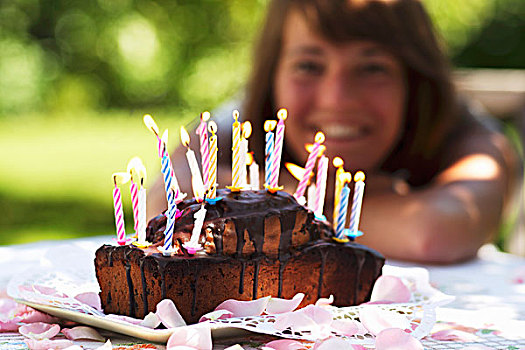 生日蛋糕,女青年,背景