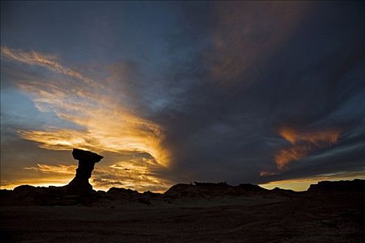 蘑菇岩,落日,国家公园,公园,伊斯奇瓜兰斯托,中心,安第斯山,阿根廷,南美
