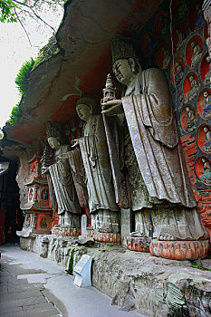 大足宝顶山石刻,华严三圣像,左为普贤菩萨中为毗卢遮那佛右为文殊菩萨