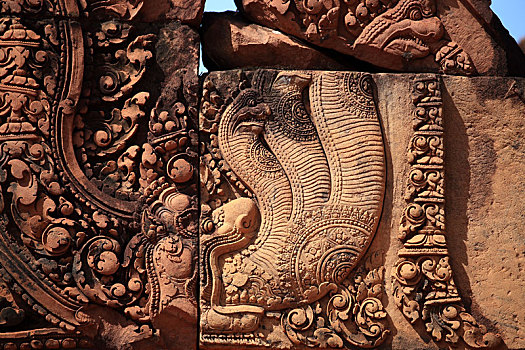 柬埔赛吴哥古城女王宫精美的砂岩雕刻