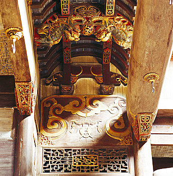 安徽黟县承志堂顶棚的木雕