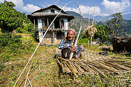 男人,建筑,编织物,竹子,栅栏,墙壁,正面,农民,房子,单独,昆布,尼泊尔,亚洲