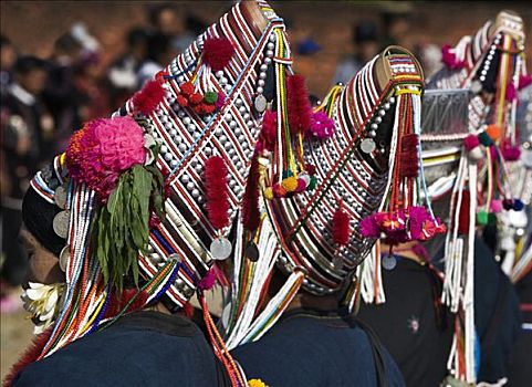 缅甸,景栋,阿卡族,女人,戴着,传统服装,锥形,帽子,装饰,银,玻璃珠
