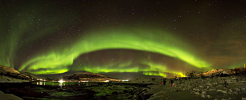 特罗姆瑟的北极光全景