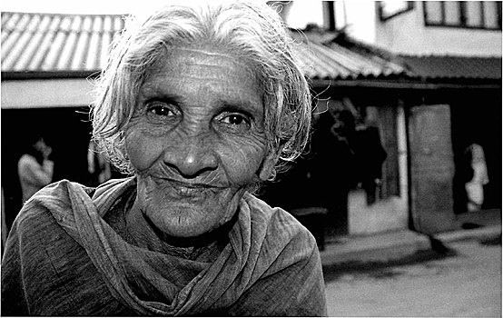 微笑,老太太,看镜头,印度